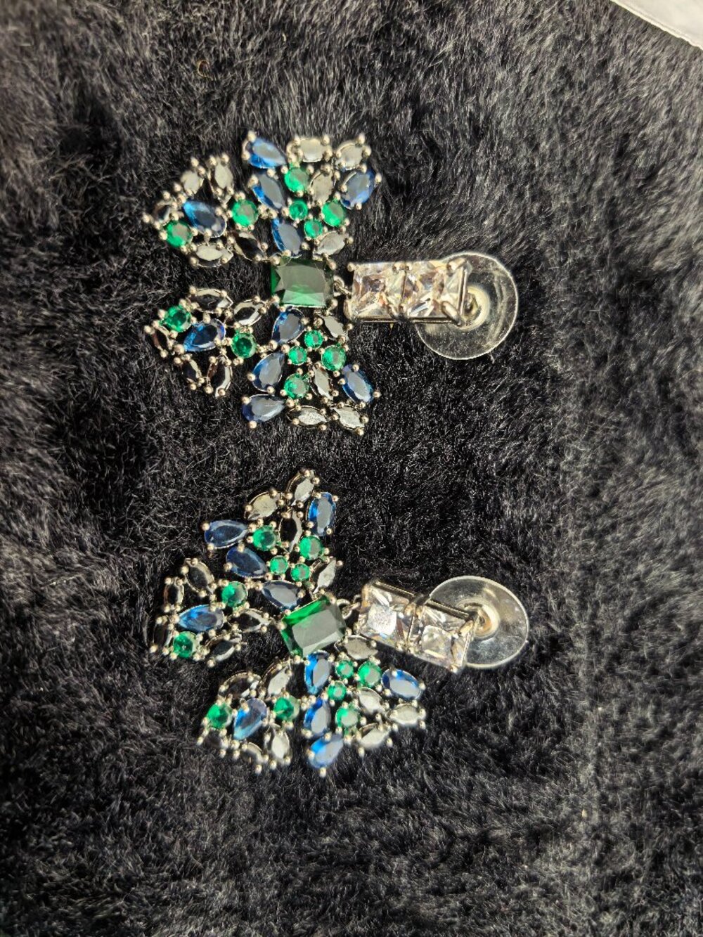 Earrings - Picture 3 of 3